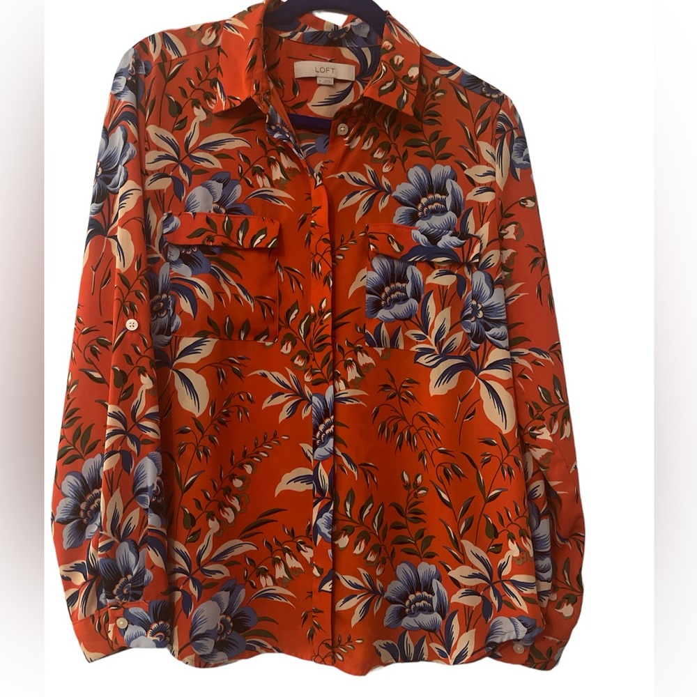 Loft size M long sleeve blouse EUC.  Smoke free home.